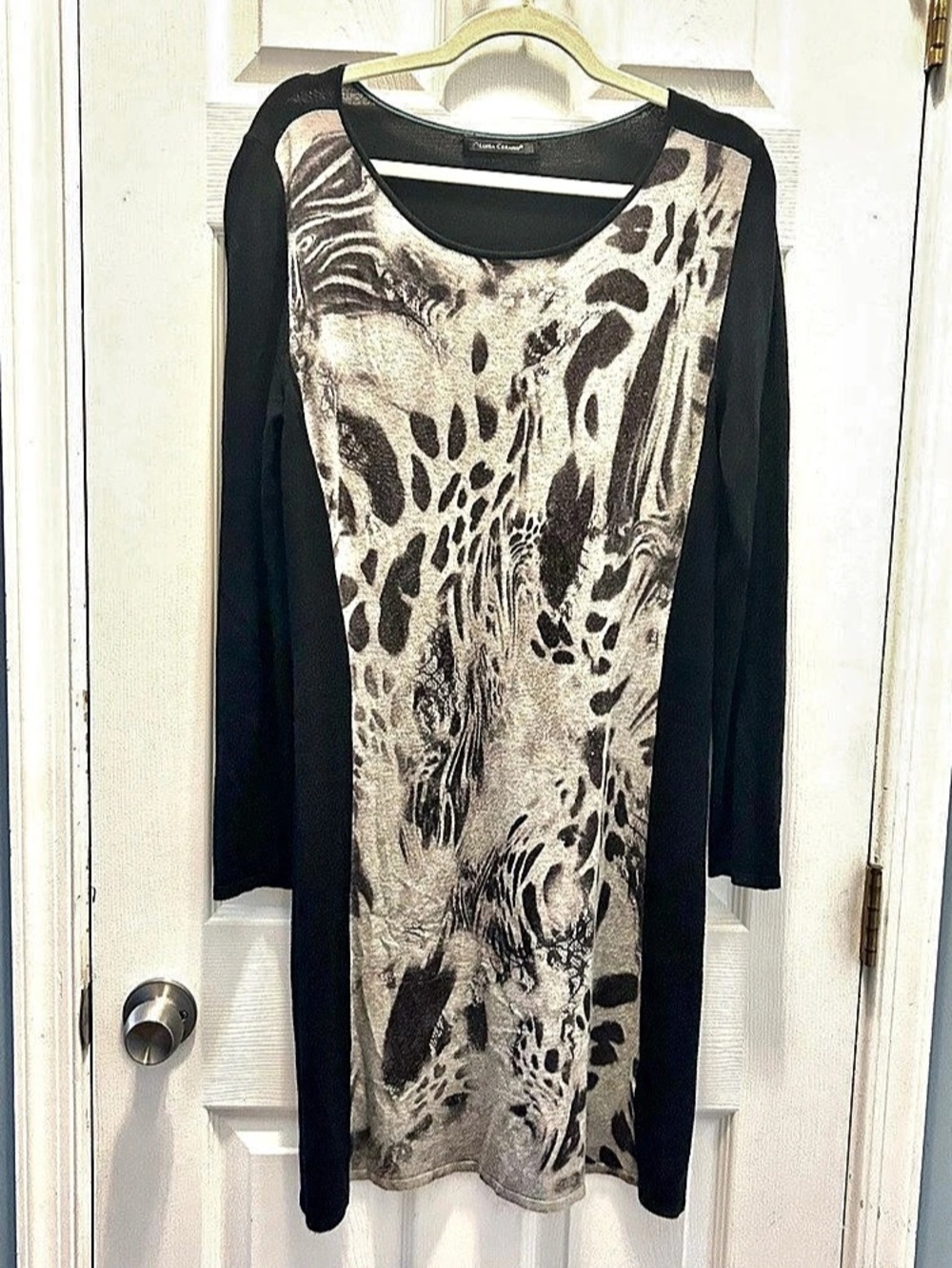 Luisa Cerano Dress Womens 12 Black Gray Animal Print Knit Shift Knee Stretch